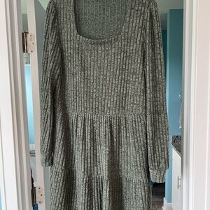 Elegant Green Ribbed Knit Dress
